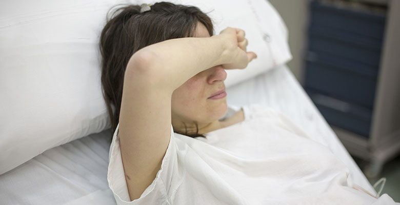 Une femme hospitalisée